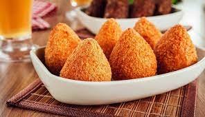 MINI COXINHA DE BATATA DOCE COM FRANGO 6 UND- SAUDA